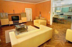 LCD TV - EA Aparthotel Melantrich (Prague)