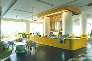 2 bars/lounges, lobby lounge - Garden Sea View Resort (Pattaya)