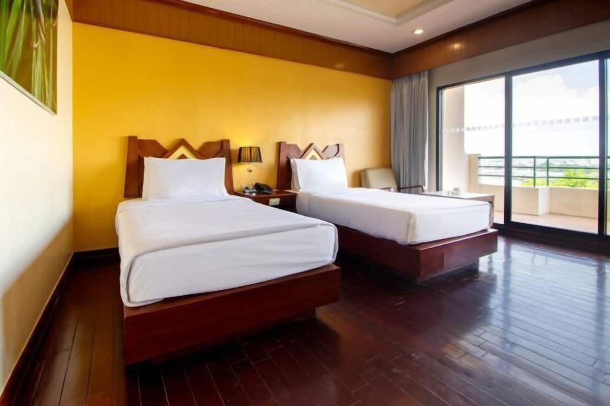 1 dormitorio, minibar, caja fuerte y cortinas opacas