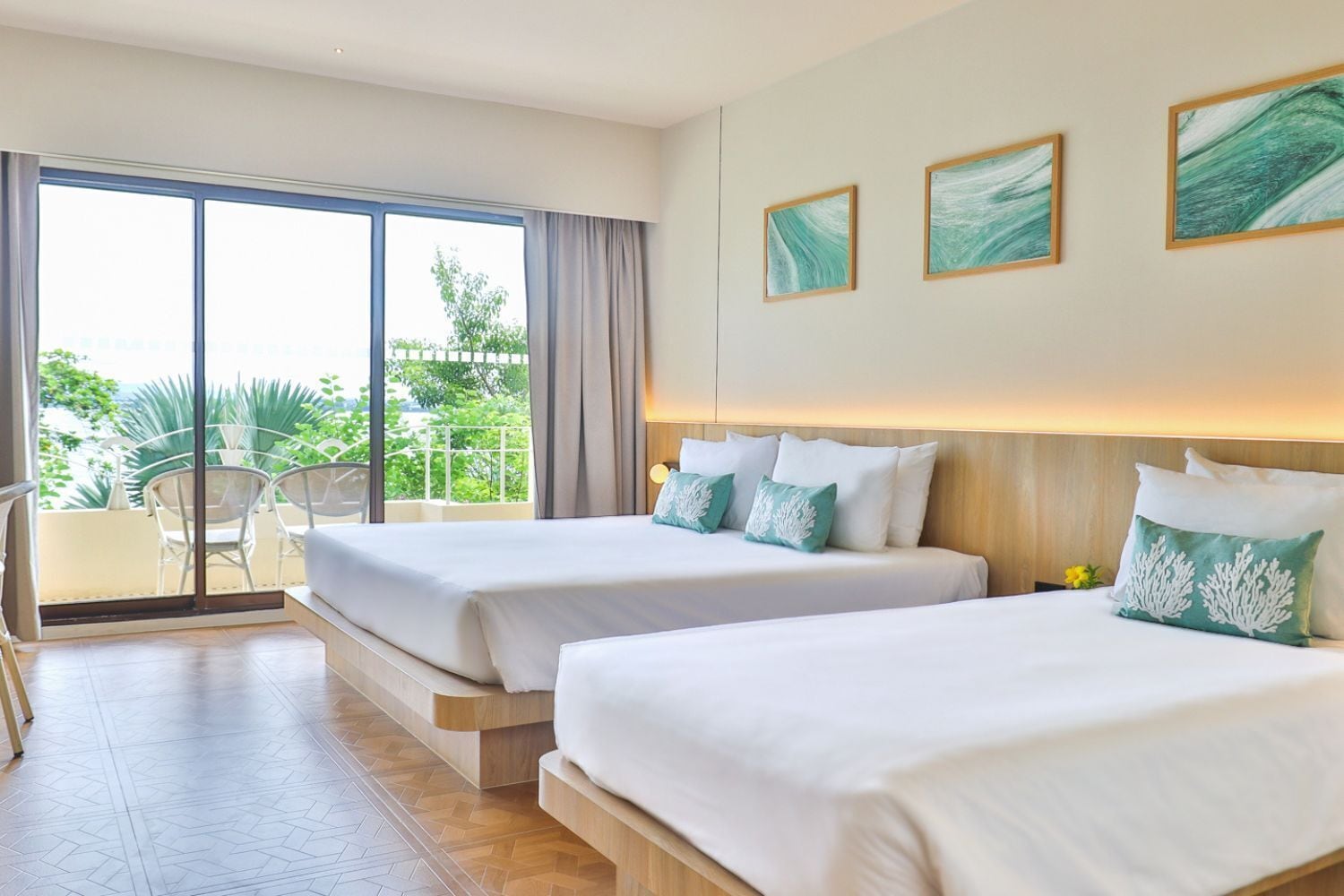 디럭스룸, 바다 전망 | 미니바, 객실 내 금고, 책상, 암막 커튼