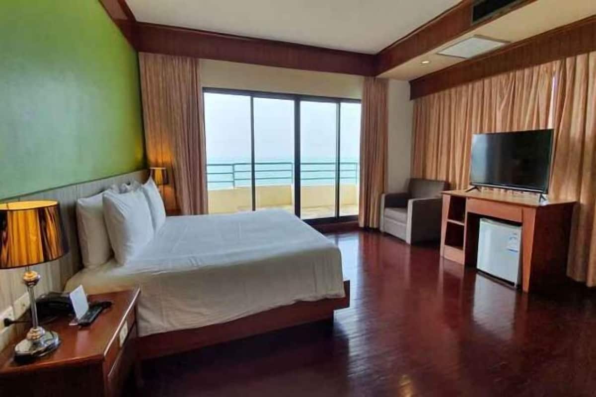 1 dormitorio, minibar, caja fuerte y cortinas opacas
