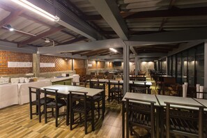 Breakfast area - City Hotel (Krabi)