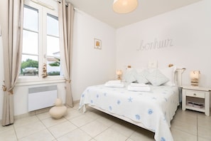 Cots/infant beds