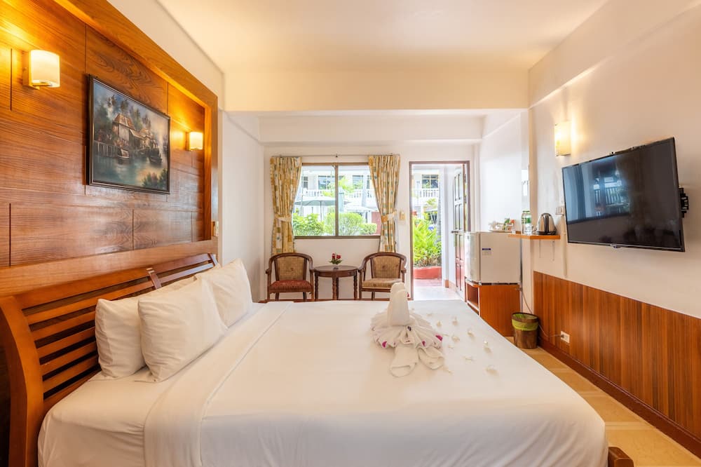 The Expat Hotel