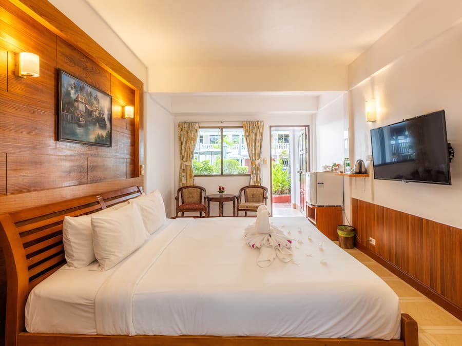 Superior Room, 1 Double Bed, Pool View | Minibar, in-room safe, desk, blackout drapes