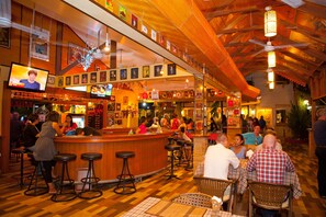 Sports bar - The Expat Hotel (Patong)