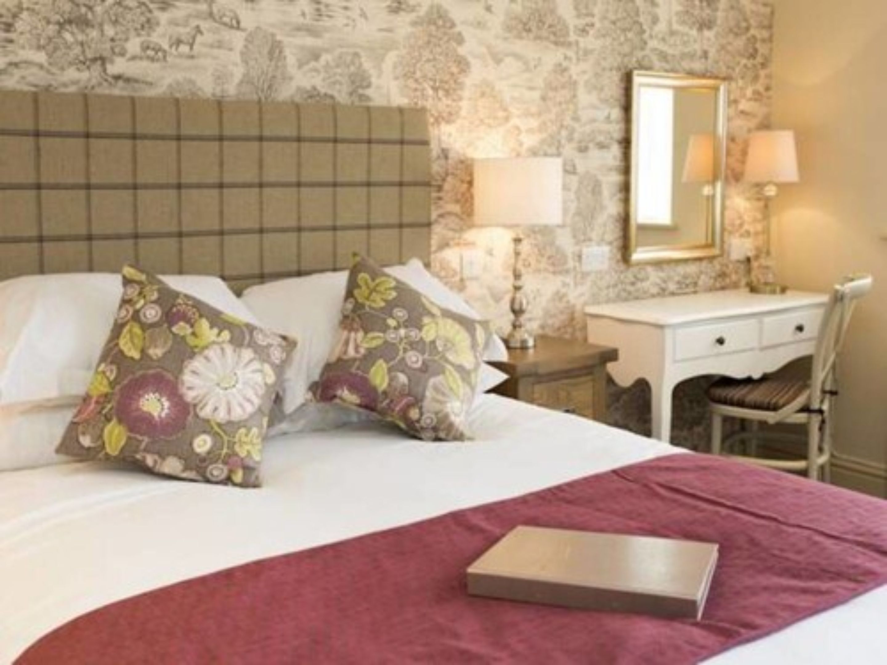 double room, ensuite | desk, soundproofing, iron/ironing board, free wifi