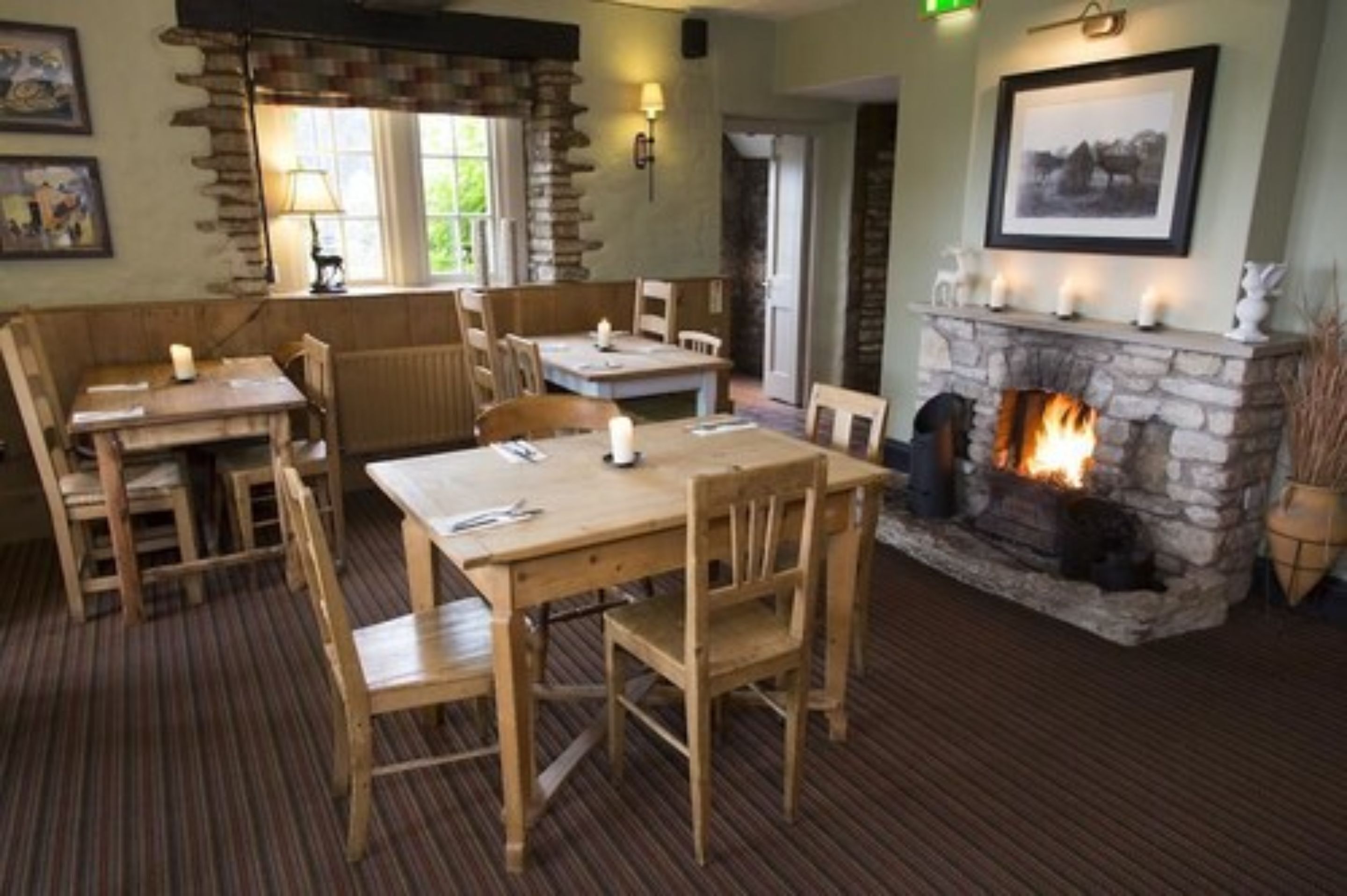 lunch and dinner served