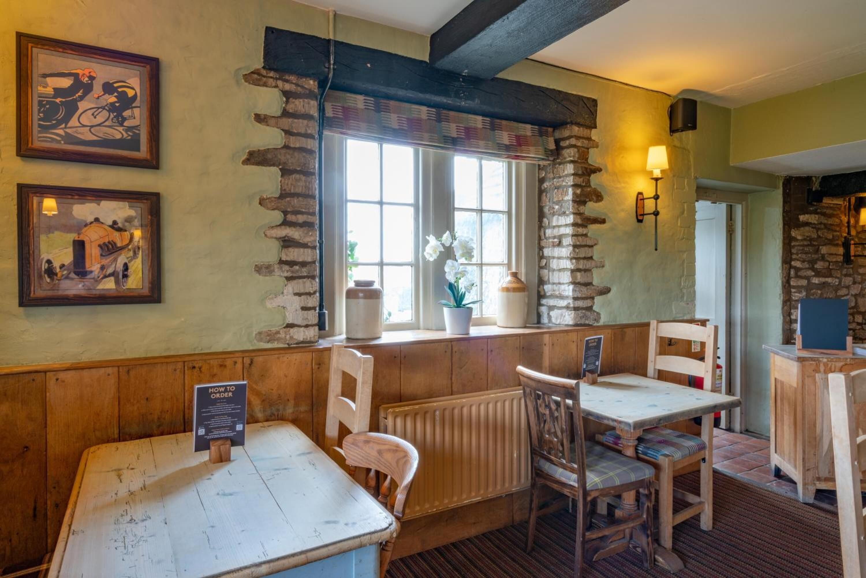 lunch and dinner served