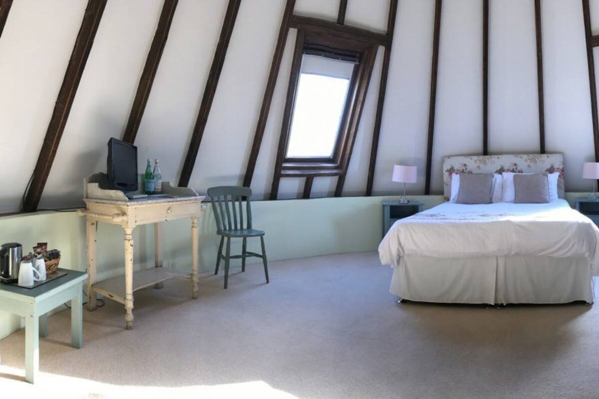 Chambre Double, salle de bains attenante (Oast House)