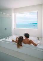 North Wing Suite Hihg Floor Start 4th -6th | Baño | Bañera y ducha independientes y artículos de higiene personal gratuitos