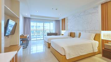 Deluxe Twin - High Floor North Wing | Pemandangan balkon
