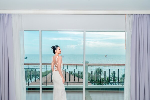 South Wing Suite High Floor Start 4th-6th | Strand-/Meerblick