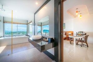 Premium bedding, in-room safe, desk, blackout curtains - The View Rawada Phuket (Rawai)