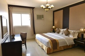 Iron/ironing board, rollaway beds, free WiFi