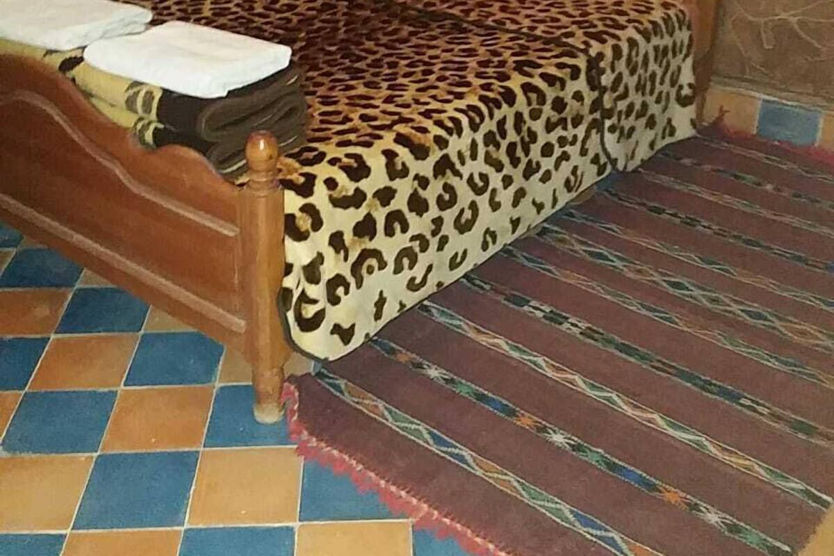 Suite | Desk, iron/ironing board, rollaway beds, free WiFi