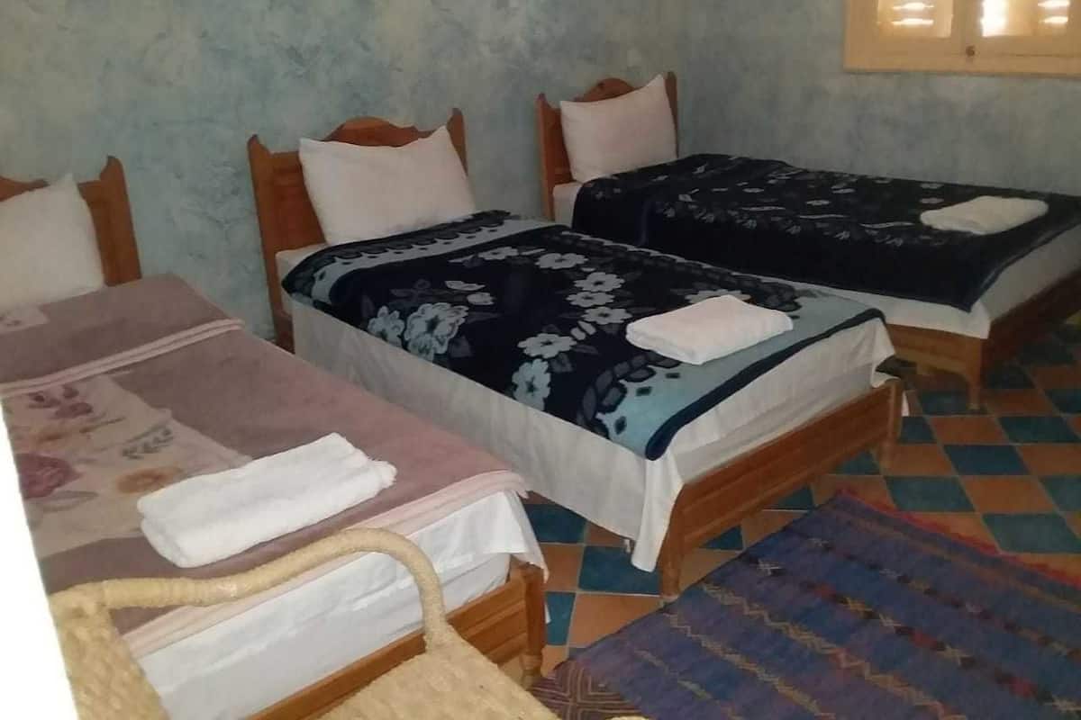 Triple Room | Desk, iron/ironing board, rollaway beds, free WiFi