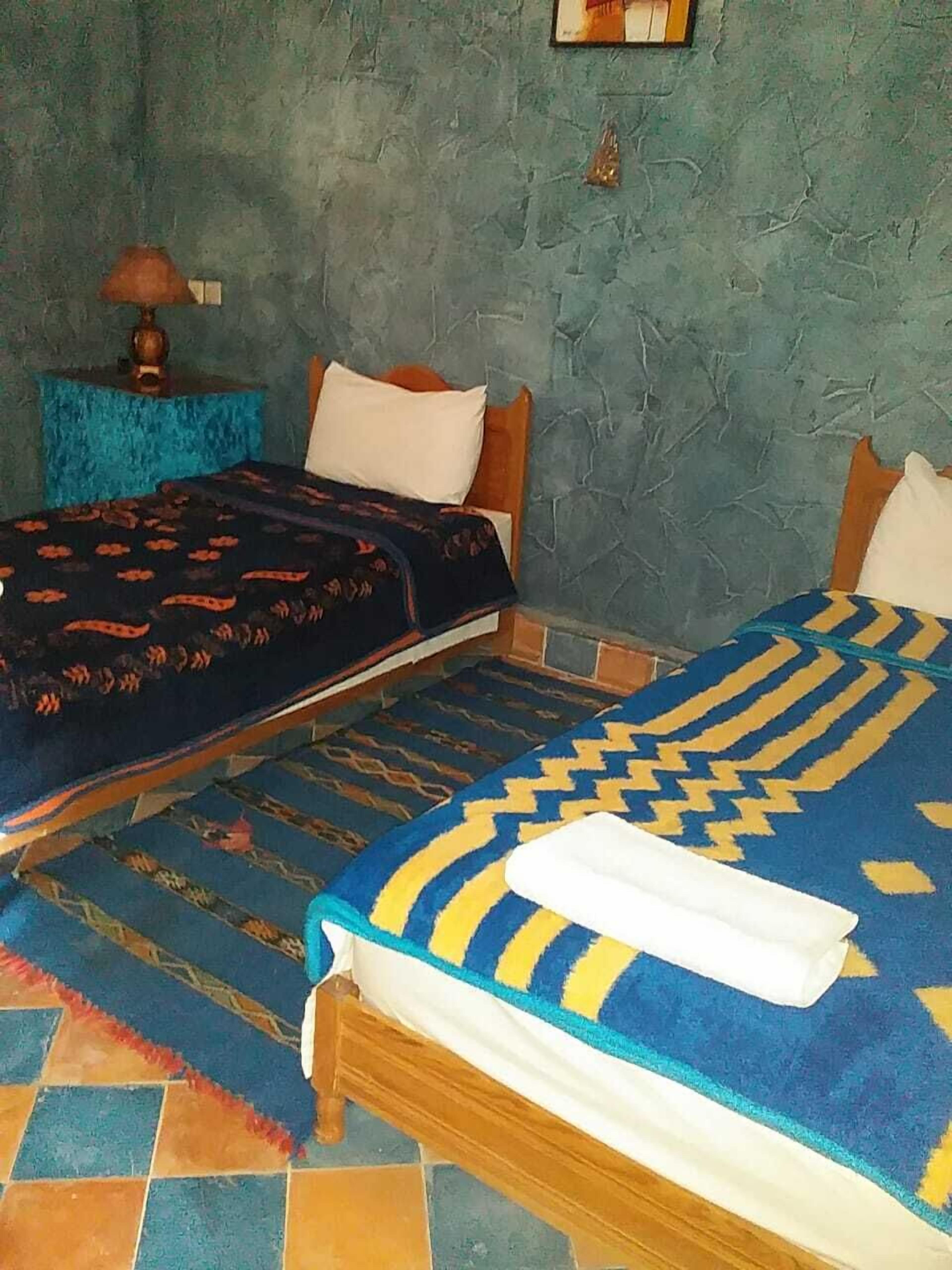 Chambre Triple | Bureau, fer et planche à repasser, lits pliants/supplémentaires