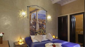 Premium bedding, in-room safe, individually decorated