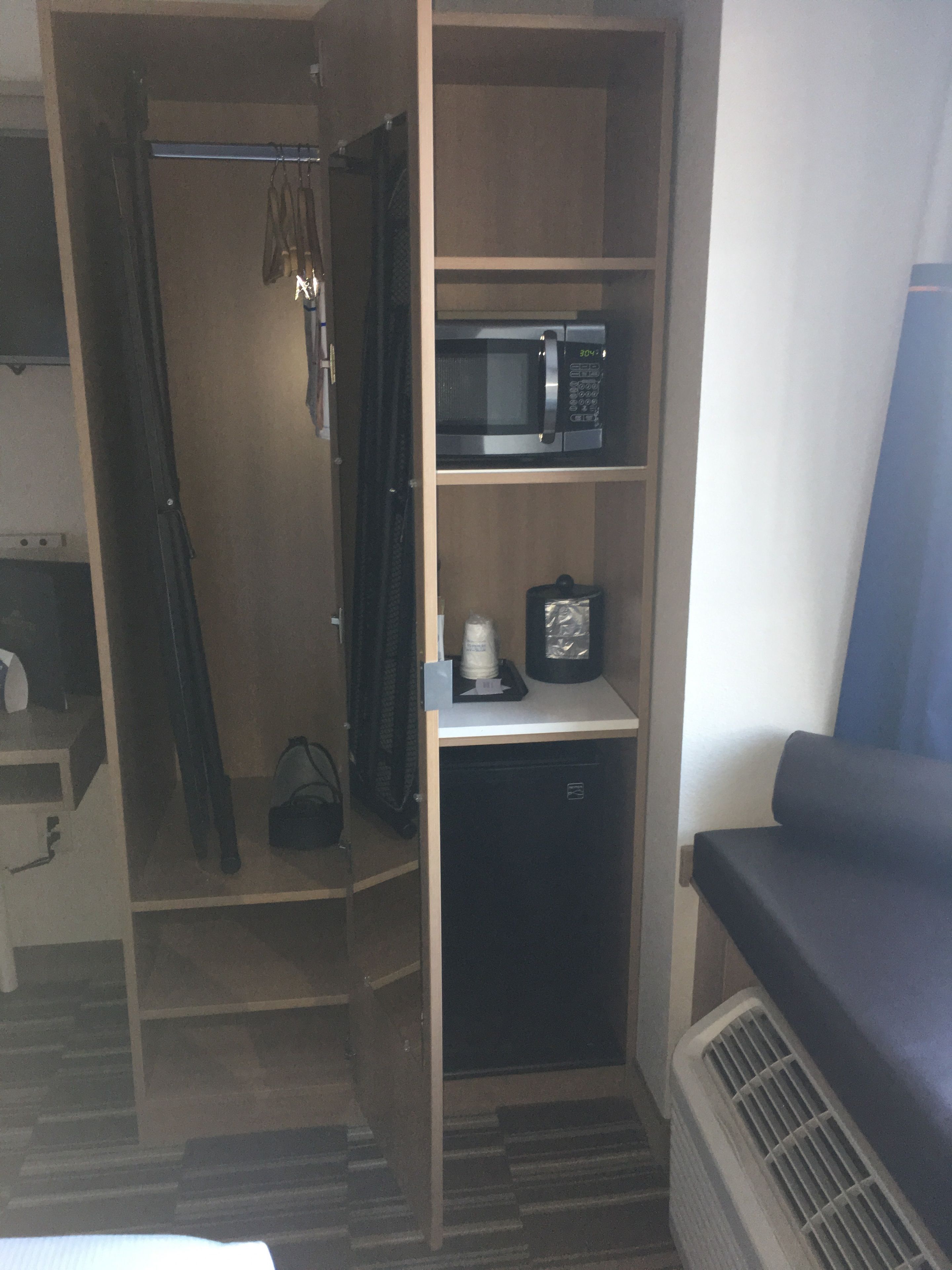 room, 1 queen bed, non smoking | coffee and/or coffee maker