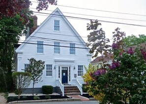 Front of property - Atlantic Light Inn (Provincetown)