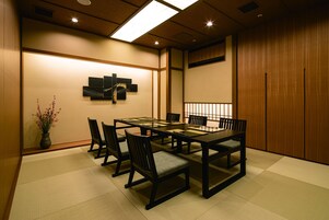 Breakfast, lunch, dinner served; Japanese cuisine 