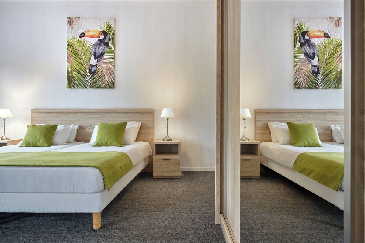 suite | premium bedding, in-room safe, desk, blackout curtains