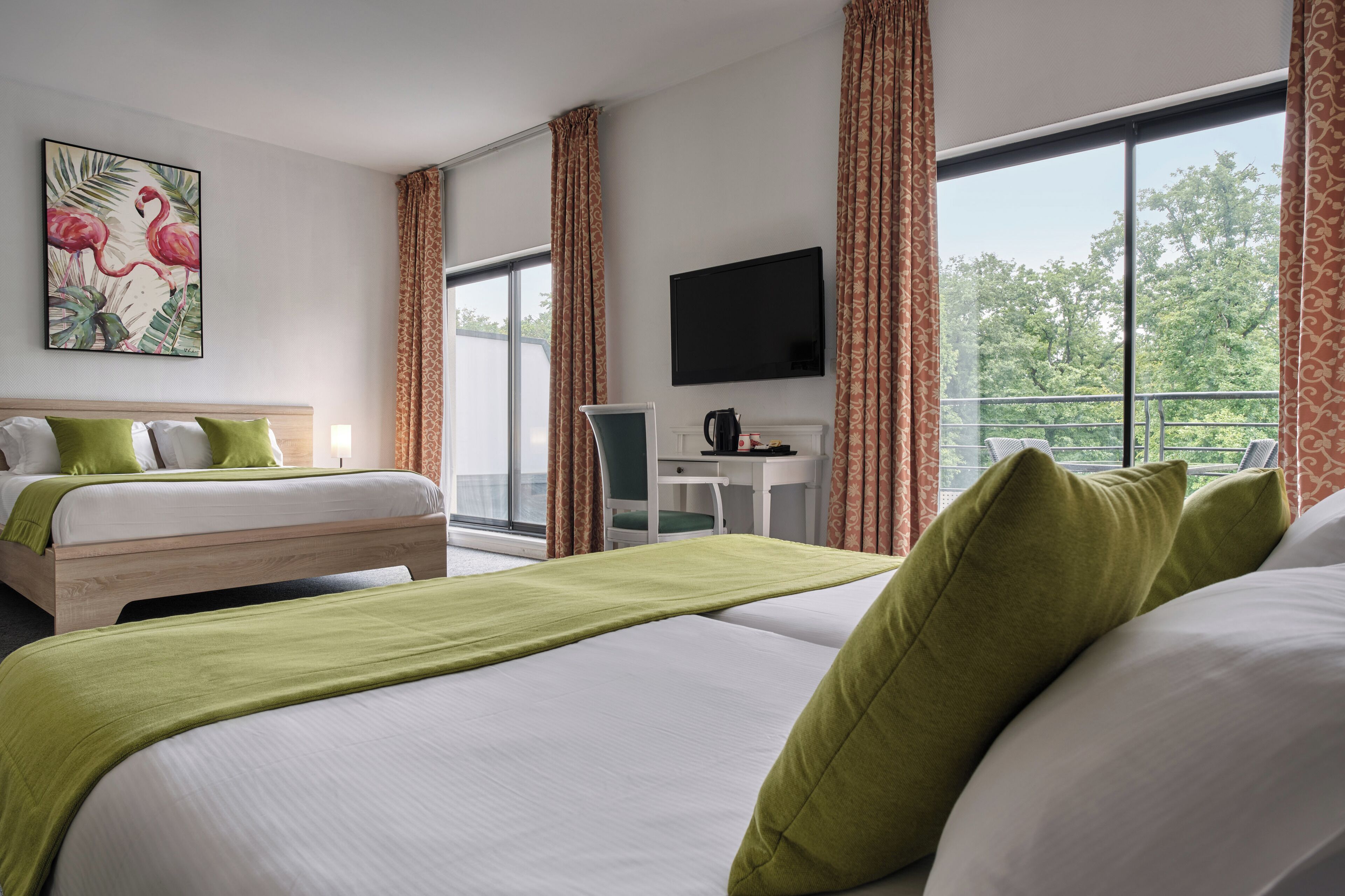 suite | premium bedding, in-room safe, desk, blackout curtains