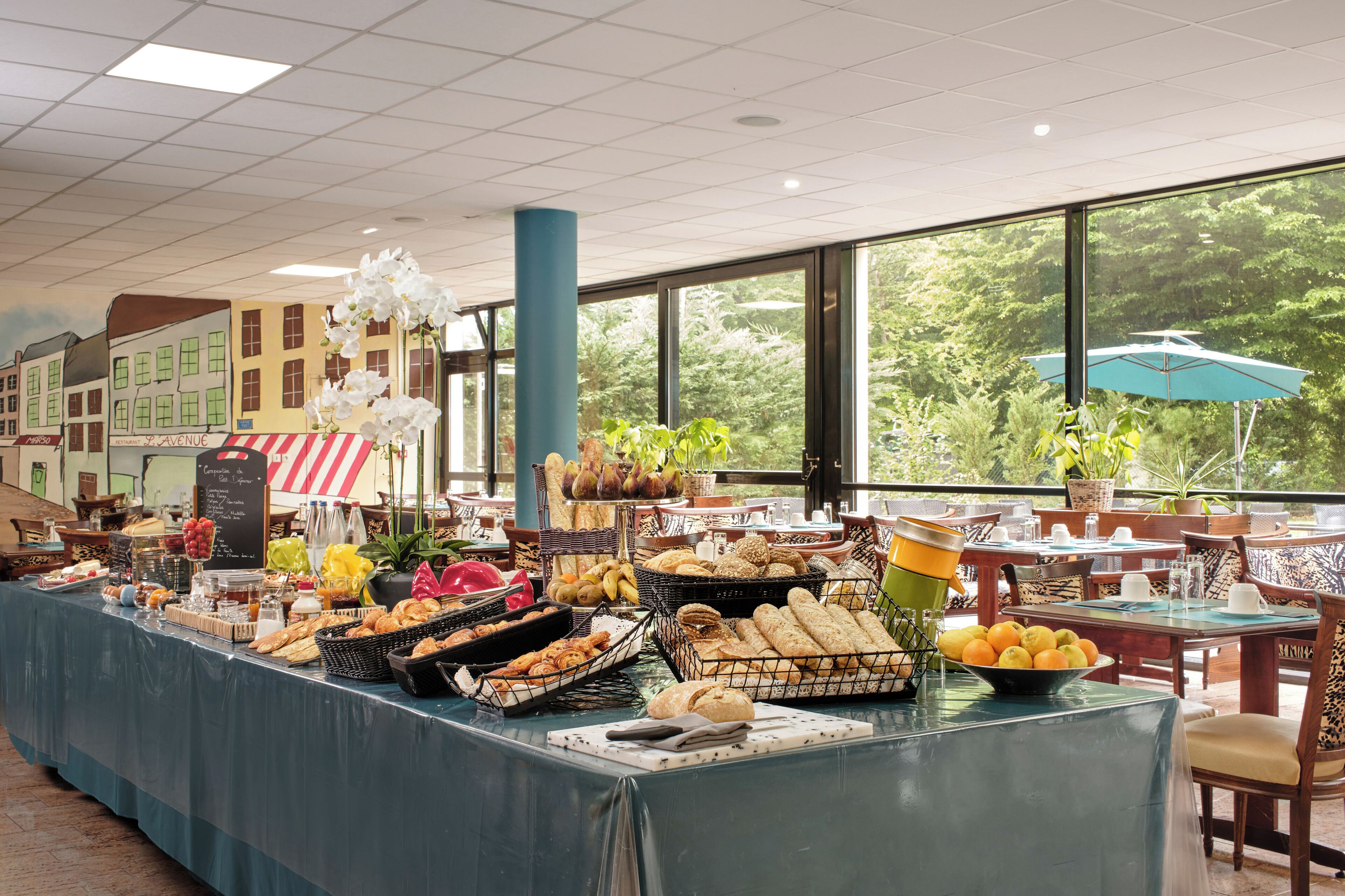 daily buffet breakfast (eur 15 per person)