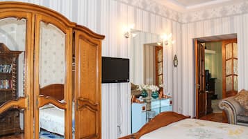 Apartment, 2 Bedrooms | Down duvets, individually decorated, individually furnished