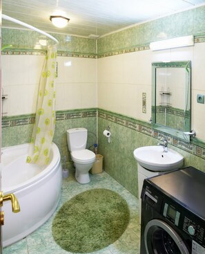 Apartment, 2 Schlafzimmer | Badezimmer | Komfortbadewanne, Haartrockner, Handtücher