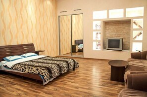 Apartment, 1 Bedroom | Down comforters, individually decorated, individually furnished