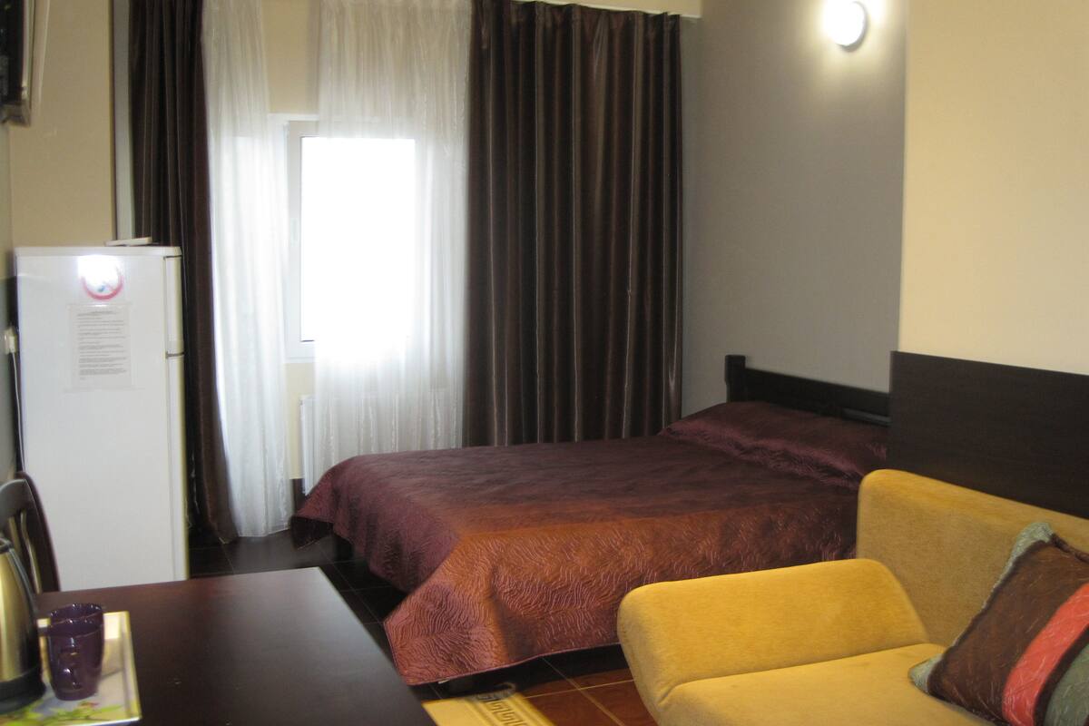 Business-Doppel- oder -Zweibettzimmer, Stadtblick, Meerseite | Hochwertige Bettwaren, individuell dekoriert, individuell eingerichtet