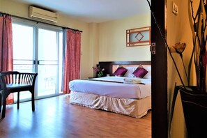 Suite (Old Building) | Coffres-forts dans les chambres, bureau, Wi-Fi gratuit, draps fournis