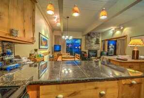 Condo, 2 Bedrooms | Egyptian cotton sheets, iron/ironing board, free WiFi