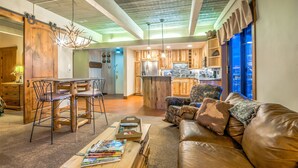 Appart'hôtel, 2 chambres | Draps en coton égyptien, fer et planche à repasser, Wi-Fi gratuit