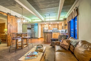 Apartment, 2 Schlafzimmer | Bettwäsche aus ägyptischer Baumwolle, Bügeleisen/Bügelbrett