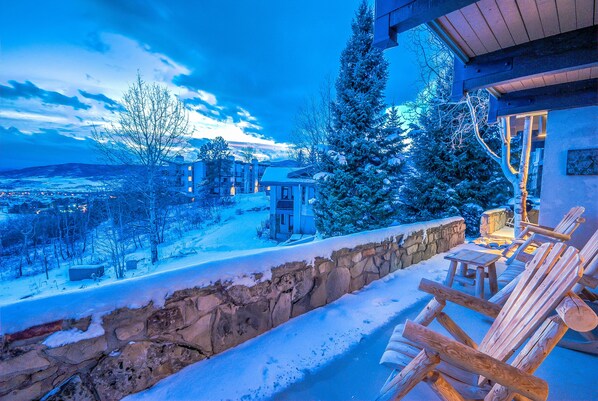 Condo, 2 Bedrooms | Exterior