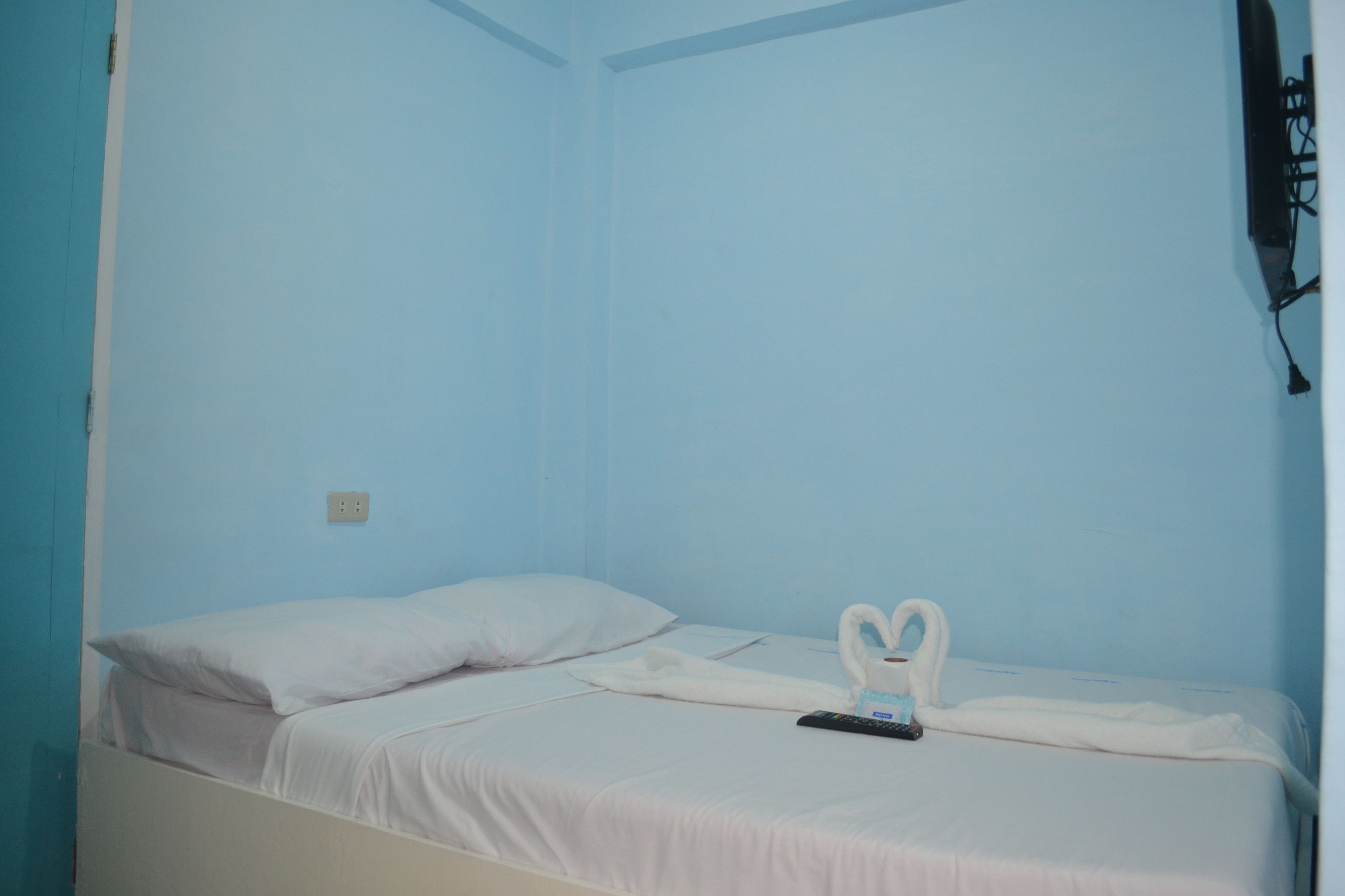 Free WiFi, bed sheets