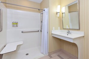 Free toiletries, hair dryer, towels, soap - Holiday Inn Express & Suites Southport - Oak Island Area by IHG (Bolivia)