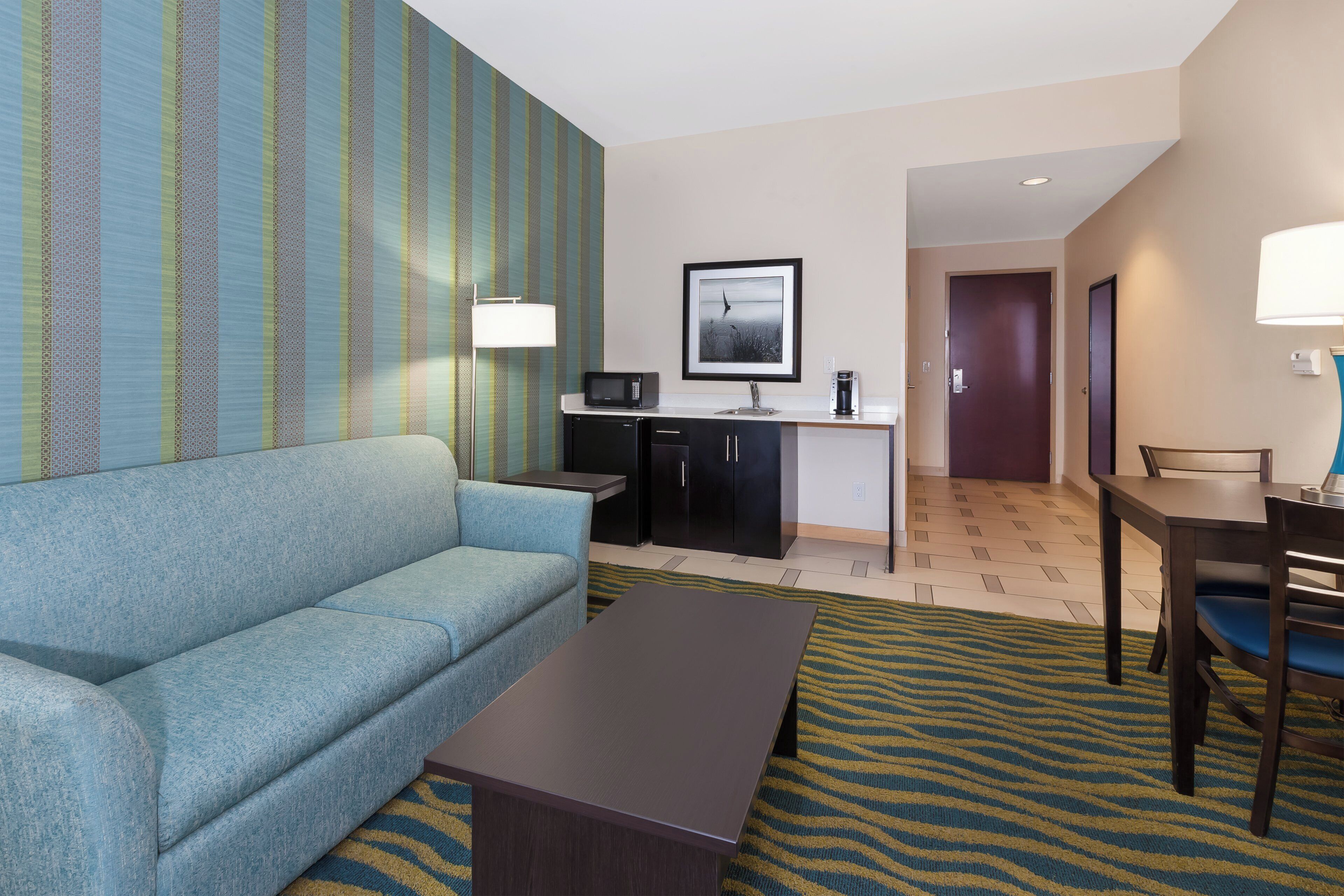 Standard Room, 1 King Bed (Extra Floor Space) | Room amenity