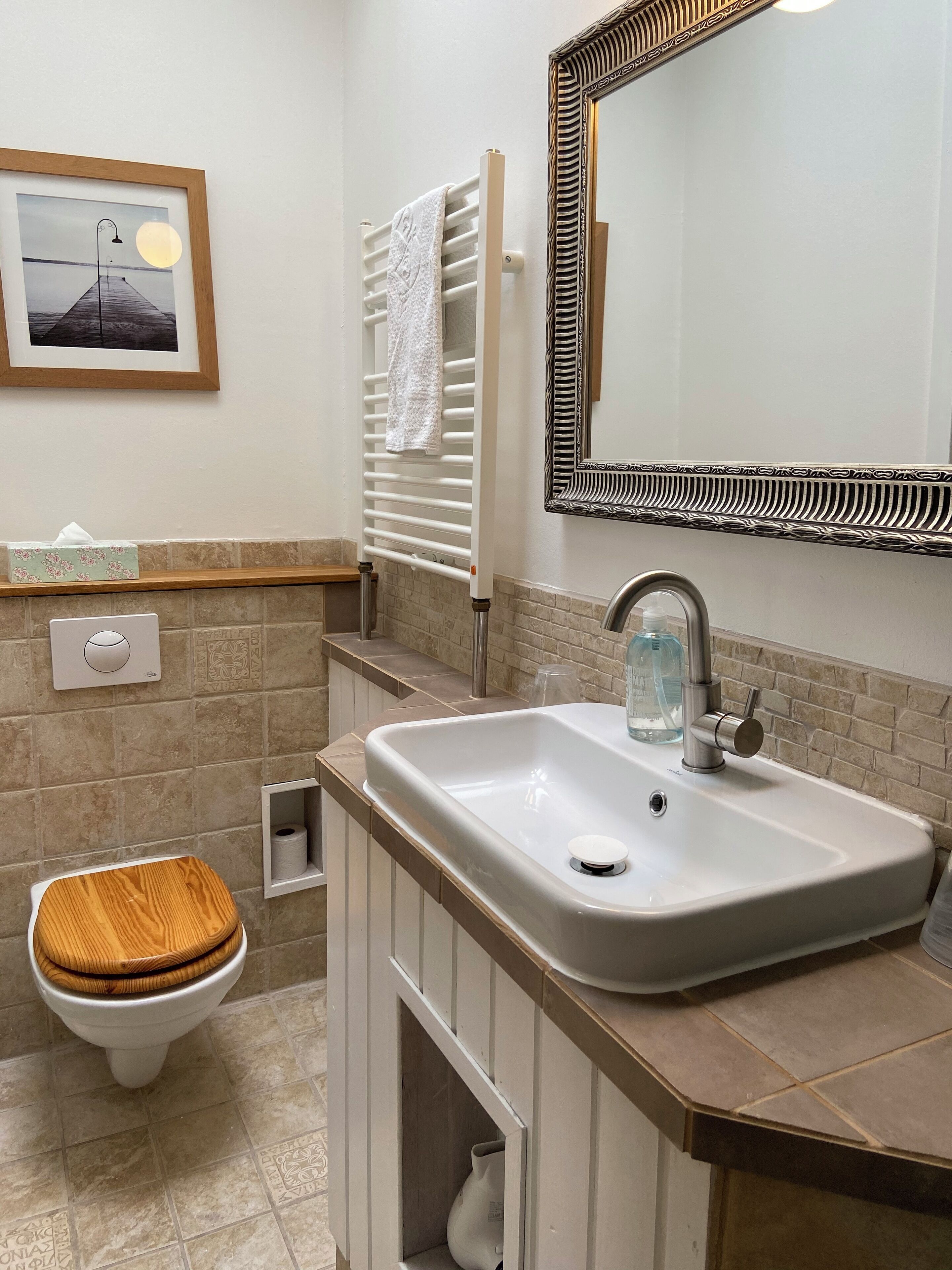 standard double room single use | bathroom | towels