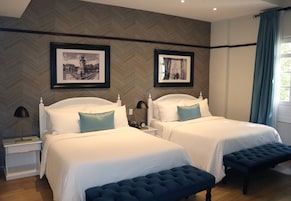 Suite Junior, pemandangan kota | Minibar, brankas, dan Wi-Fi gratis