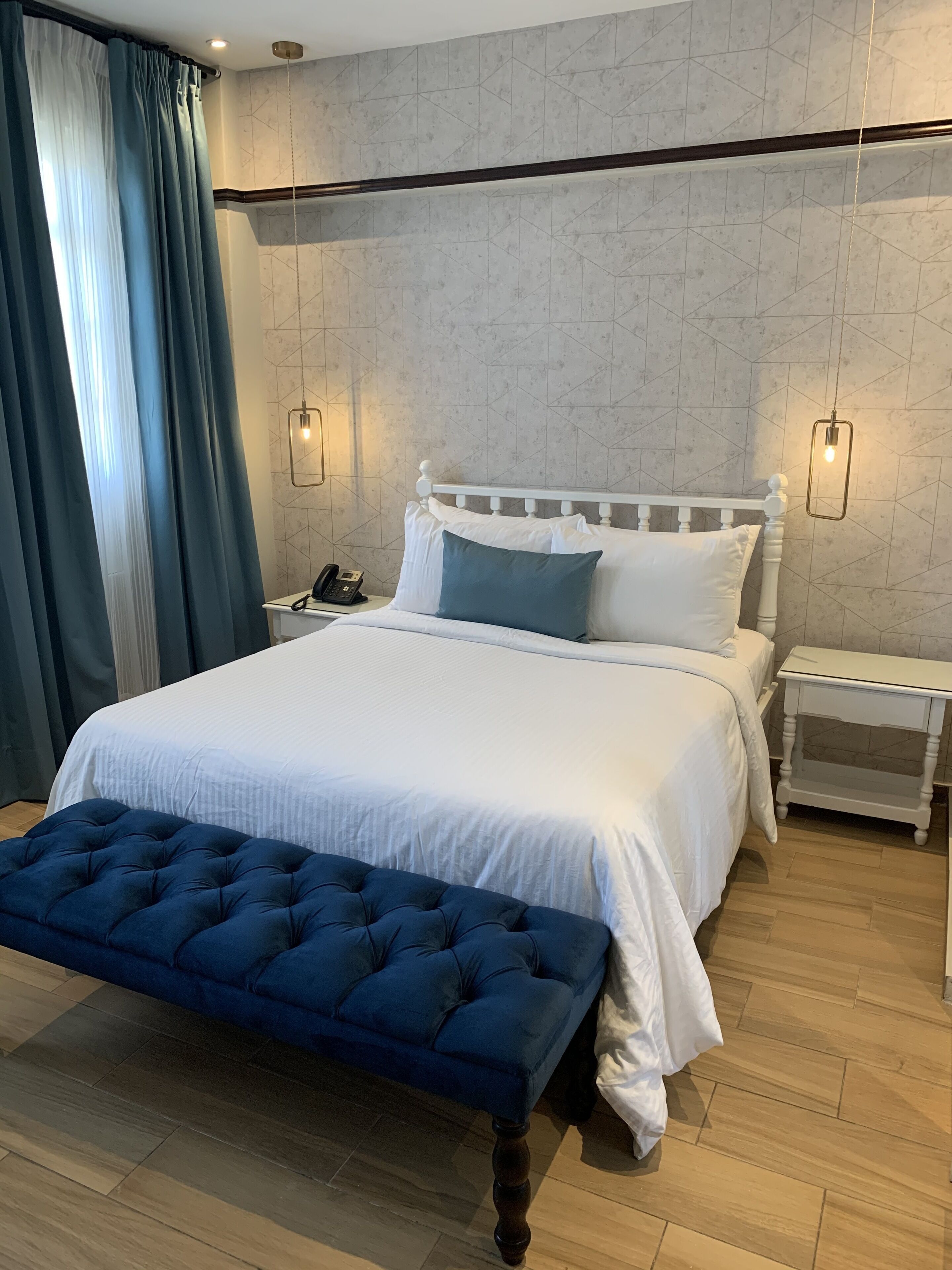 Minibar, in-room safe, free WiFi