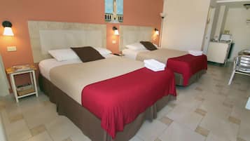 Individuell inredning, unika möbler och strykjÀrn/strykbrÀda