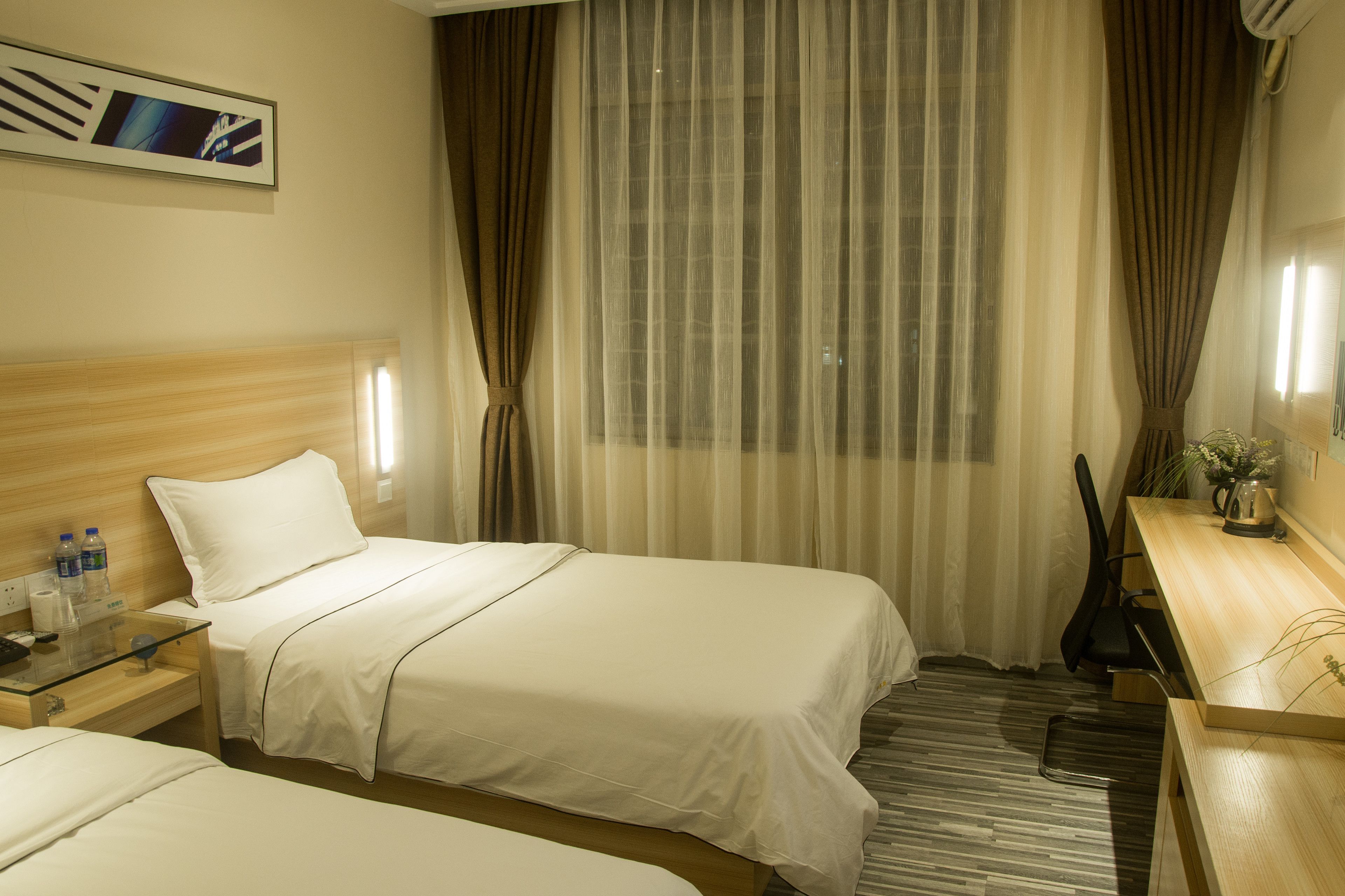 Photo - shangxiajiu new hotel -400 M From The Metro -广州上下九丹妮斯