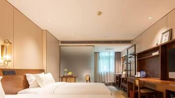 防敏寢具、記憶棉床墊、書桌、免費 Wi-Fi