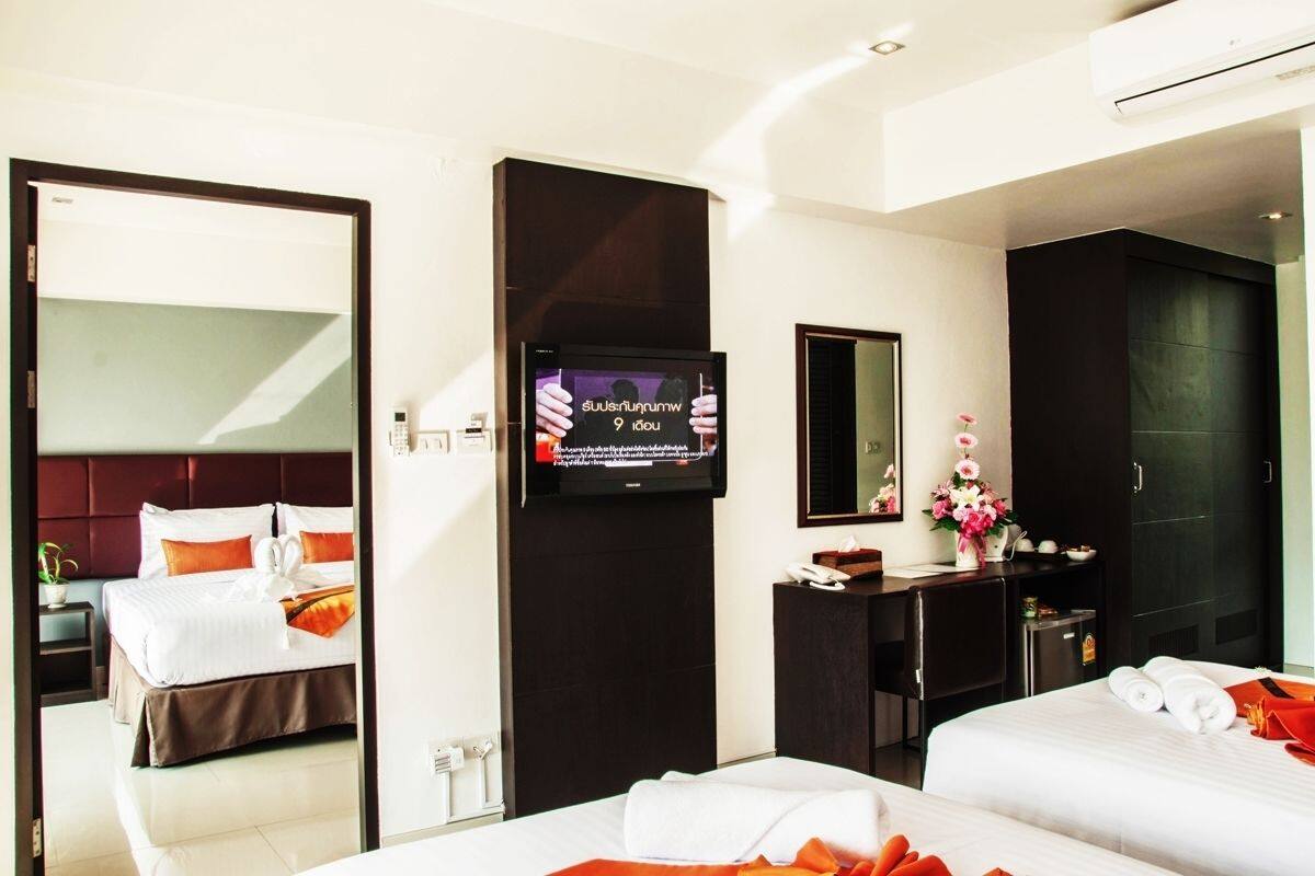 Deluxe Room, Pool View