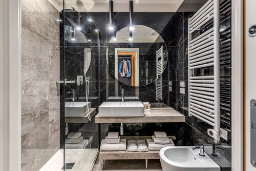 Arenula Suites