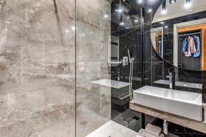 Camera Queen | Bathroom - Arenula Suites (Rome)